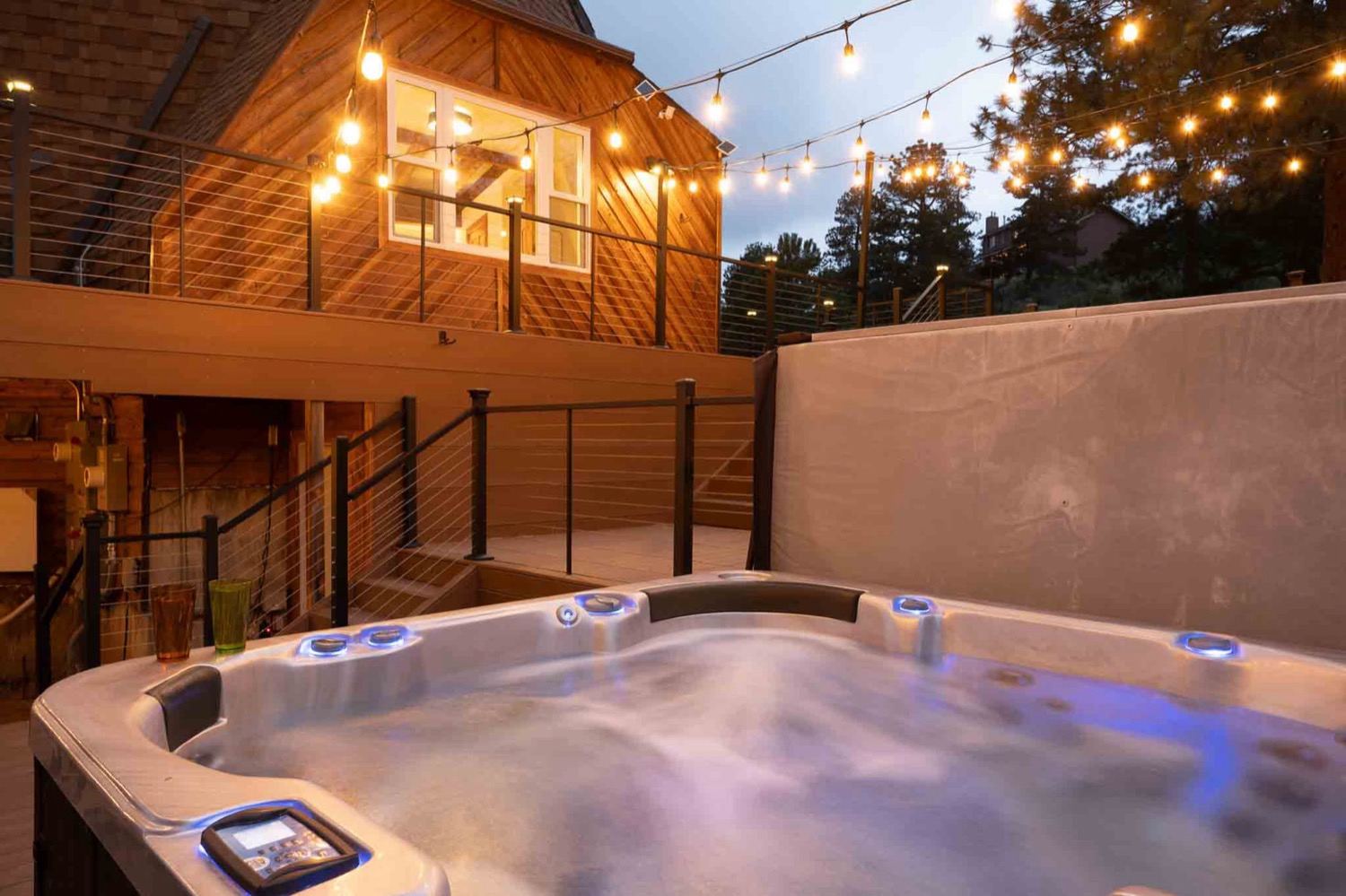 Hot Tub — photo 3